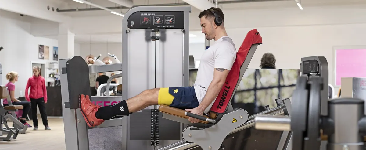 Beinpresse im Krafttrainingsbereich